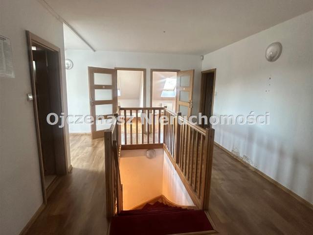 Przestronny dom dla pracowników 30 osób, ogródek, 400 m2