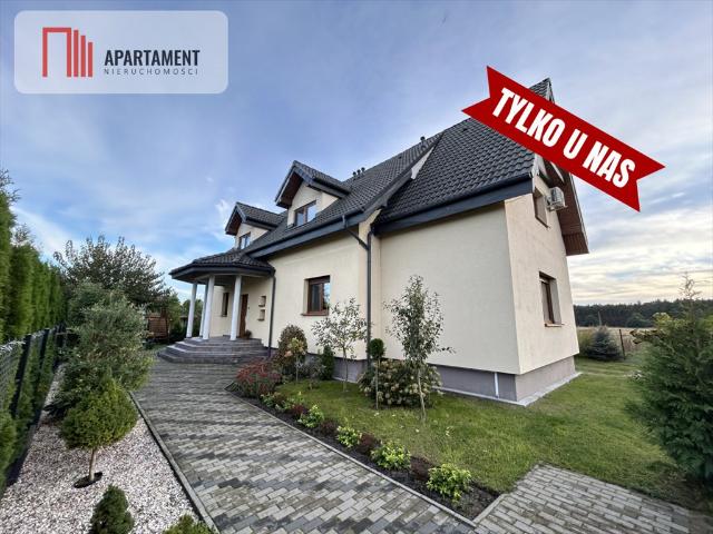 Przestronny dom dwurodzinny 307 m2 z garażem i dużą działką