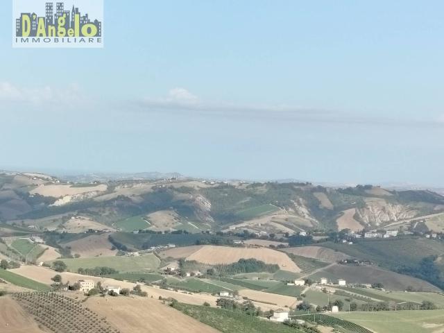 Cielo Terra in vendita a Montalto delle Marche