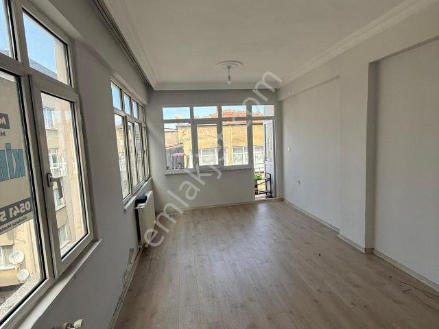 Ciftlik Mahallesinde İci Temiz Kiralık Daire