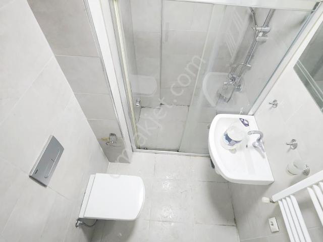 Ciftlik Mahallesinde İci Temiz Satılık Daire