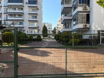 Eylem Emlak'tan Mersin Atakent'te Havuzlu Eşyalı 2+1 Yıllık Kiralık Daire