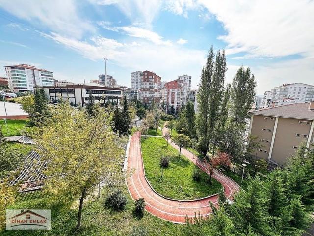 Cihan'dan Barıştepe Kapalı Yüzme Havuz Karşısı Manzaralı Kiralık