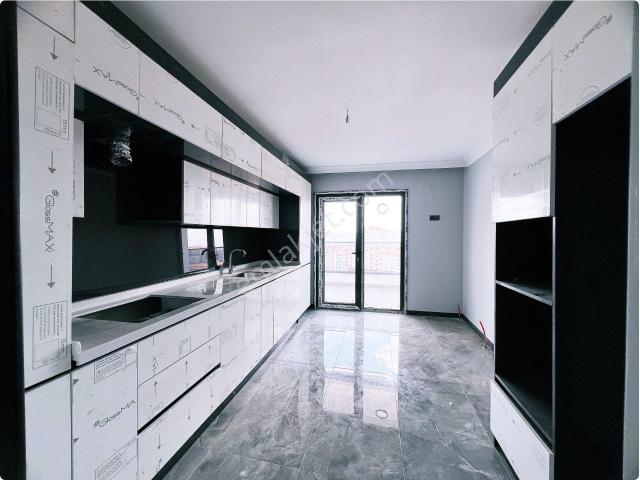 Cihandan Burç Kızılcahamam Ve Piri Cadde Yakını Satlık 3+1 Daire