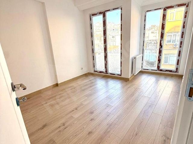cihangir Yeni binada 3+1 kiralık daire