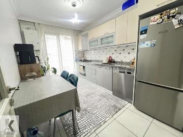 Cihangir Mah.metrobüse 2 Dakika 2+1 90m2 Yeni Bina Arakat