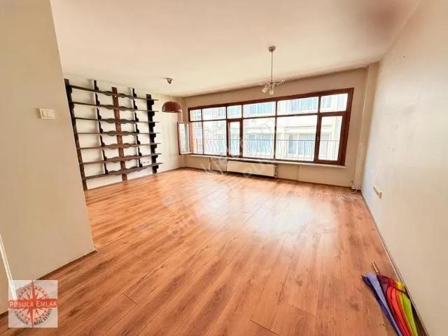Cihangir Merkeze Yakın 2+1 Kapalı Balkonlu
