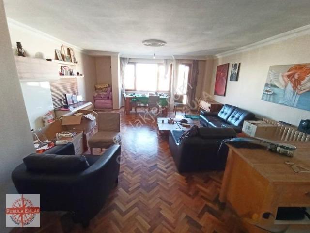 Cihangir'de Eşyalı, Manzaralı 2+1 Kiralık Daire