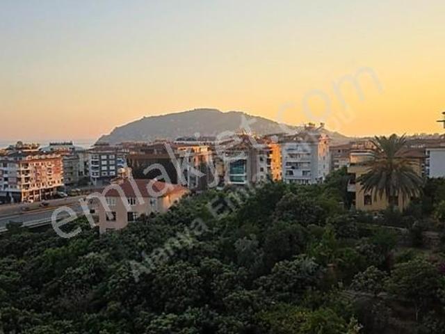 Cikcilli Köfteci Yusuf Karşısı 6.katı Asansörlü 120 M2,2+1
