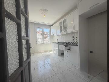 Cikcillide Geniş, Ferah 2+1 Ayrı Mutfak Kiralık Daire
