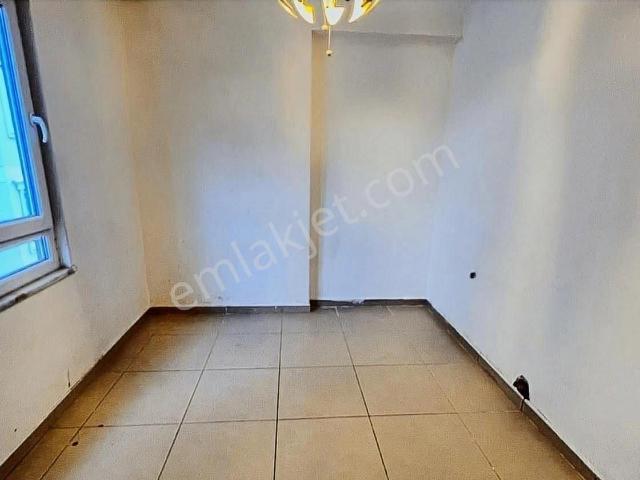 Cikcillide Satılık 2+1 Ayrı Mufak Daire