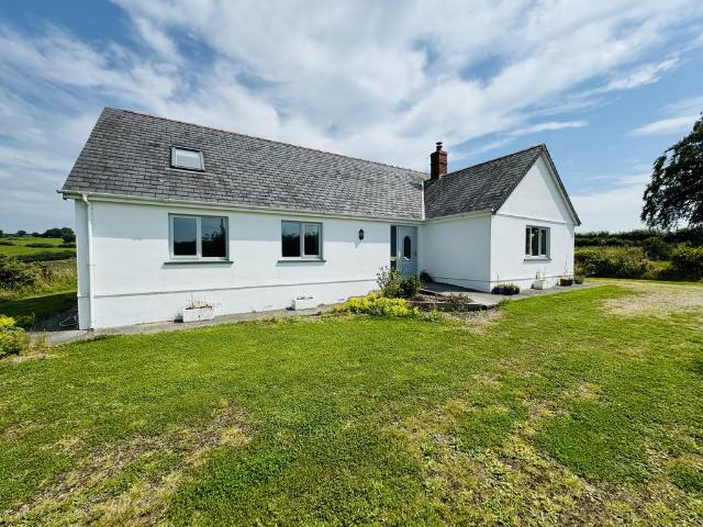 Cilgryman Fawr, Whitland, SA34 4 bed bungalow to rent £1,750 pcm £404 pw
