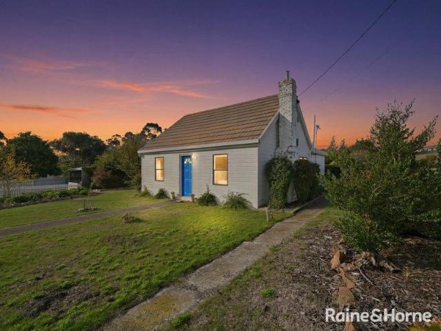 Circa 1890 A Piece of Triabunna's History on 1,511m²