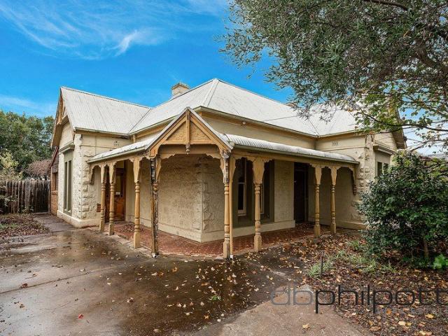Circa 1900 Character Villa on Valuable City Fringe Allotment