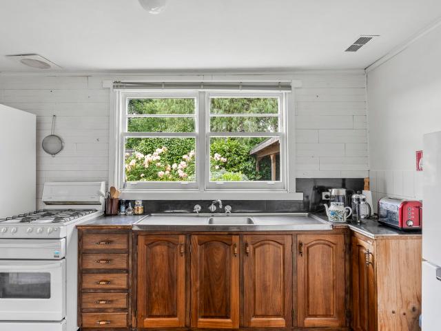 Circa 1900 Cottage in Invermay