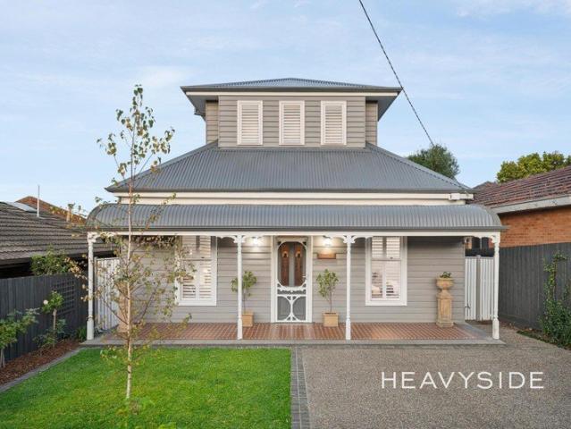 Circa 1900 Victorian Beauty Superbly Extended and Renovated