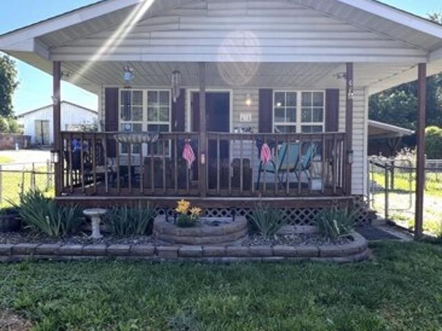 Circle Dr, Cross Lanes, Home For Sale