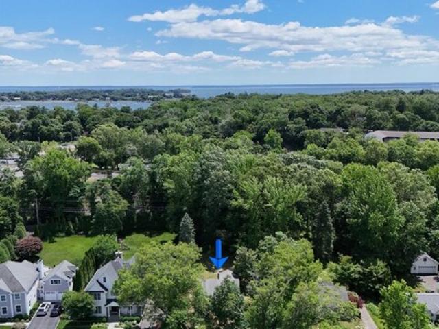 Circle Dr, Greenwich, Home For Sale