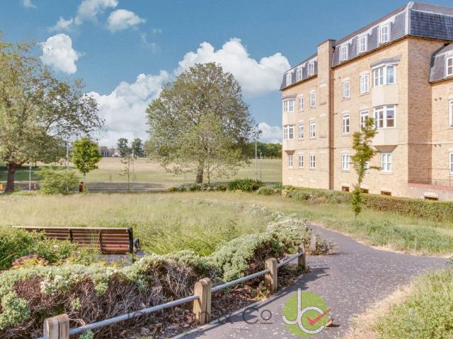 Circular Road South, Essex CO2, 2 bed flat to rent, £1,150 pcm | PrimeLocation