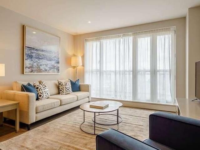 Circus Apartments, Canary Wharf, E14