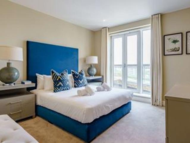 Circus Apartments, Canary Wharf, London E14 | Residential Land