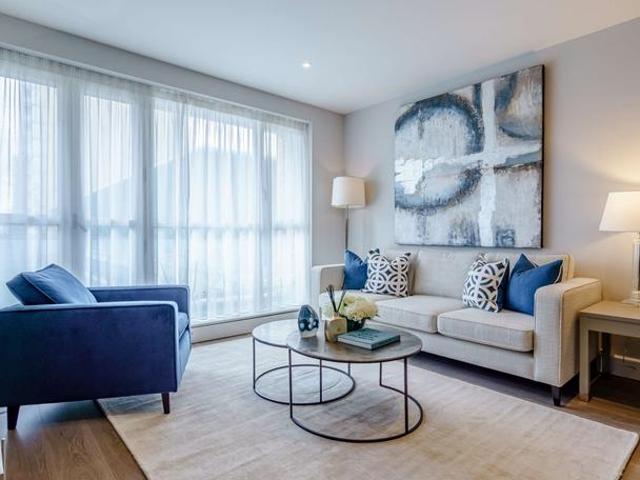 Circus Apartments E14 2 bed flat to rent £4,156 pcm £959 pw