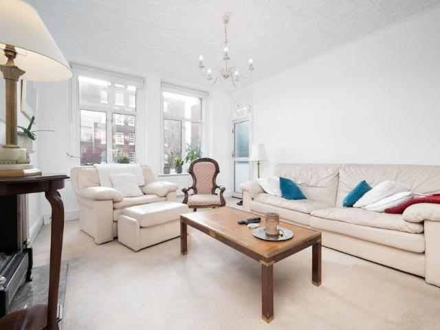 Circus Lodge, Circus Road, London, NW8 2 bed apartment to rent £3,250 pcm £750 pw