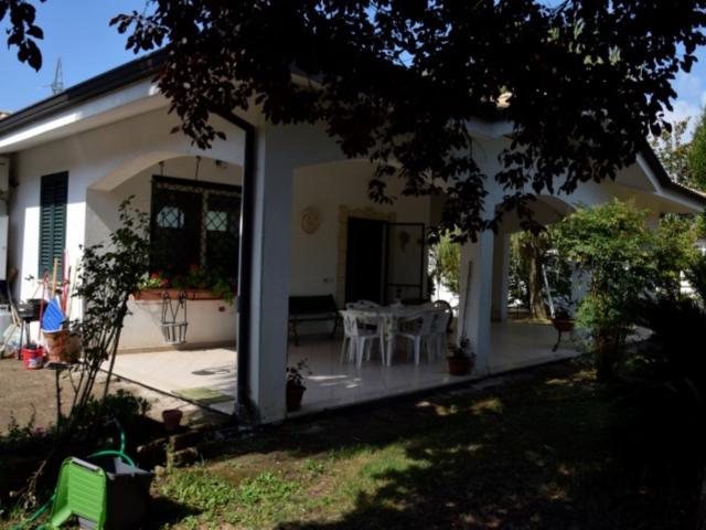 Cis Servizi: Progettazione, Immobiliare, Costruzione, Finanziaria