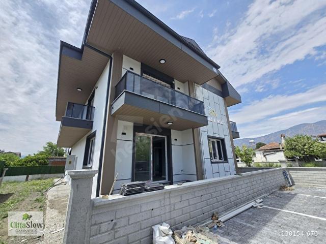 CittaSlow'dan Gülpınar'da 1+1 Fiyatına Bahçe Katı Satılık 2+1