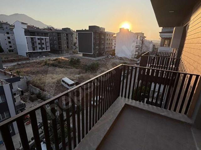 City20'den Karahasanlı'da Hastaneye Yakın 1+1 Sıfır Eşyalı Apart