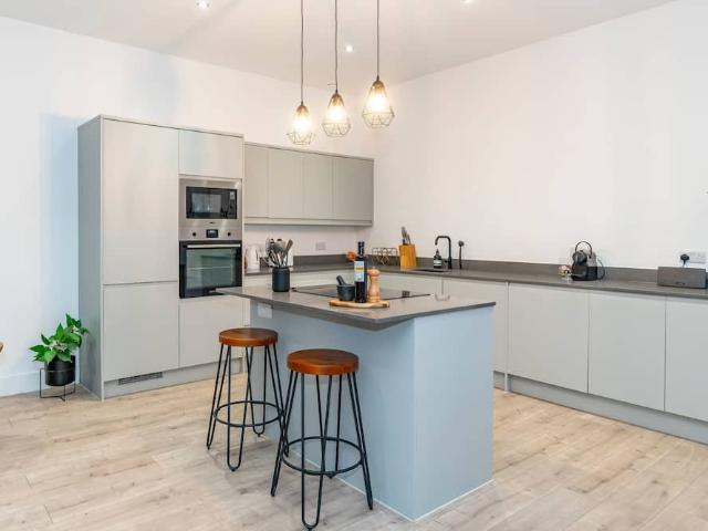 City of Edinburgh, EH10 4SY, United Kingdom | 2 bed apartment for rent #165613106 | Rentberry