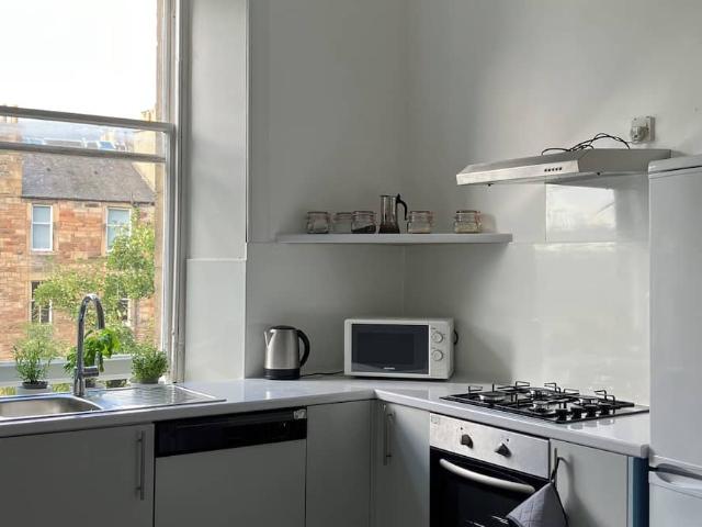 City of Edinburgh, EH10 5LY, United Kingdom | 3 bed apartment for rent #130026292 | Rentberry