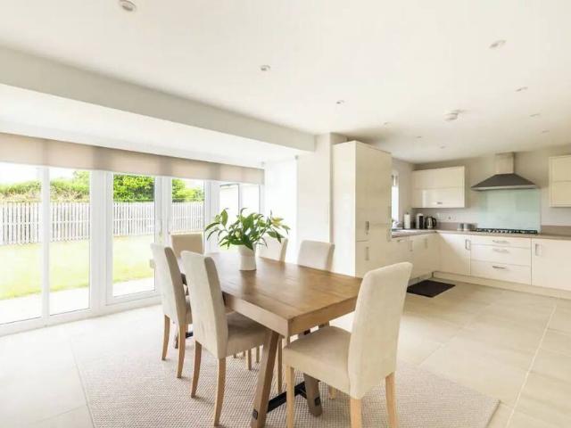 City of Edinburgh, EH10 6TF, United Kingdom | 4 bed house for rent #105941264 | Rentberry