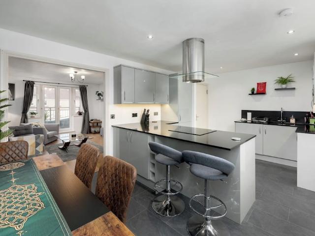 City of Edinburgh, EH11 1AH, United Kingdom | 2 bed apartment for rent #165106304 | Rentberry