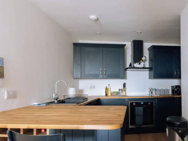 City of Edinburgh, EH1 3NQ, United Kingdom | 2 bed apartment for rent #104211563 | Rentberry
