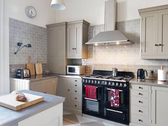 City of Edinburgh, EH1 3LT, United Kingdom | 3 bed apartment for rent #96825471 | Rentberry
