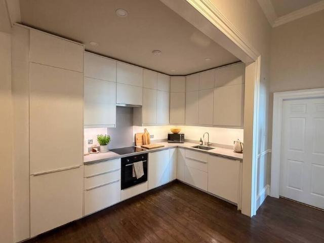 City of Edinburgh, EH1 3LU, United Kingdom | 3 bed apartment for rent #176023025 | Rentberry