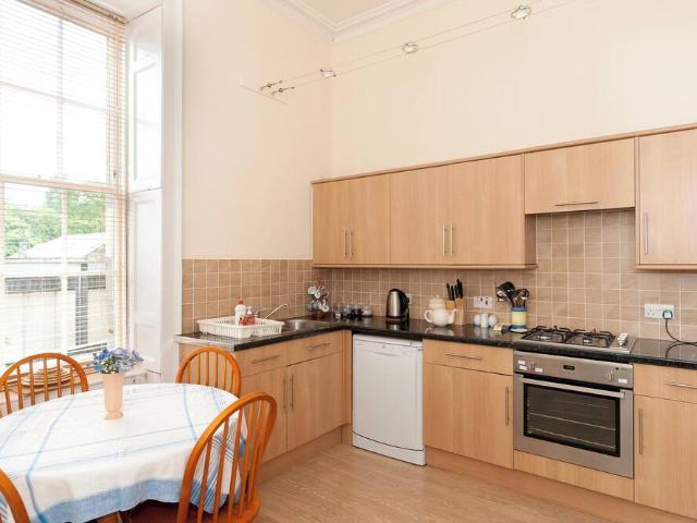 City of Edinburgh, EH1 3LR, United Kingdom | 3 bed apartment for rent #95655113 | Rentberry