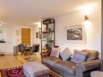 City of Edinburgh, EH1 3QP, United Kingdom | 2 bed house for rent #114314320 | Rentberry