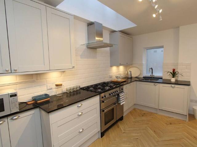 City of Edinburgh, EH1 3QR, United Kingdom | 2 bed apartment for rent #114006114 | Rentberry
