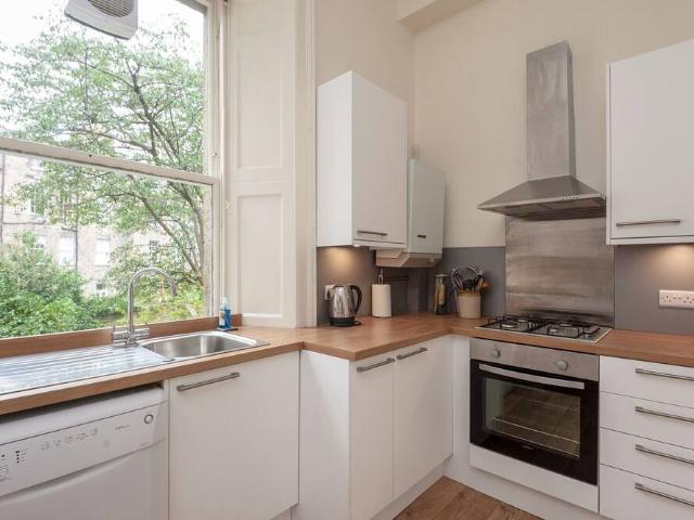 City of Edinburgh, EH1 3RN, United Kingdom | 2 bed apartment for rent #96955824 | Rentberry