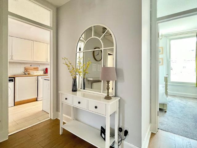 City of Edinburgh, EH1 1HN, United Kingdom | 2 bed apartment for rent #130040021 | Rentberry