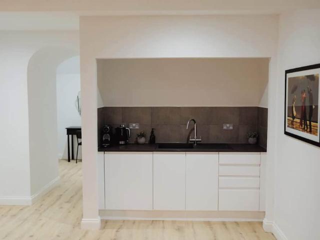 City of Edinburgh, EH1 1LG, United Kingdom | 6 bed apartment for rent #171785268 | Rentberry