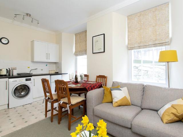 City of Edinburgh, EH1 1QR, United Kingdom | 2 bed apartment for rent #96105753 | Rentberry