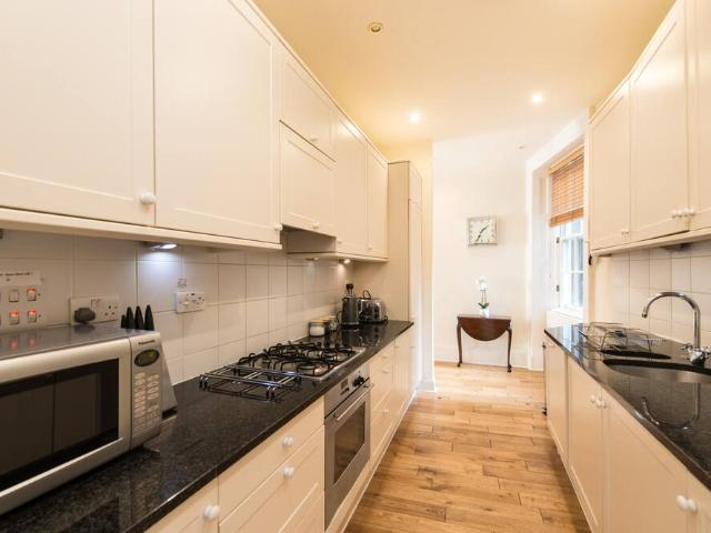 City of Edinburgh, EH1 1RF, United Kingdom | 2 bed apartment for rent #96426972 | Rentberry