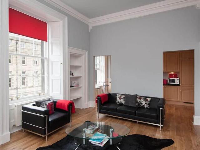 City of Edinburgh, EH1 1RF, United Kingdom | 2 bed apartment for rent #103793758 | Rentberry