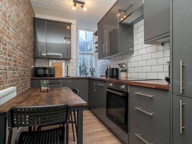 City of Edinburgh, EH1 1SX, United Kingdom | 2 bed apartment for rent #165111879 | Rentberry