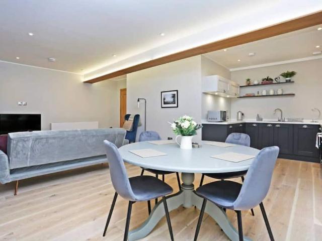 City of Edinburgh, EH1 1TD, United Kingdom | 2 bed apartment for rent #97314086 | Rentberry