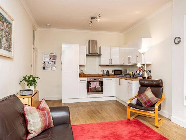 City of Edinburgh, EH1 2NT, United Kingdom | 2 bed apartment for rent #95950069 | Rentberry