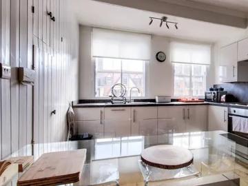 City of Edinburgh, EH1 2NT, United Kingdom | 2 bed apartment for rent #100563708 | Rentberry